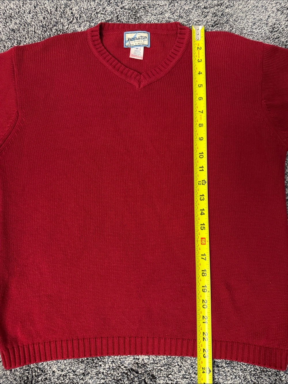 VTG 1980’s Pendleton Men's Red V-Neck Sweater - Medium - Picture 4 of 7
